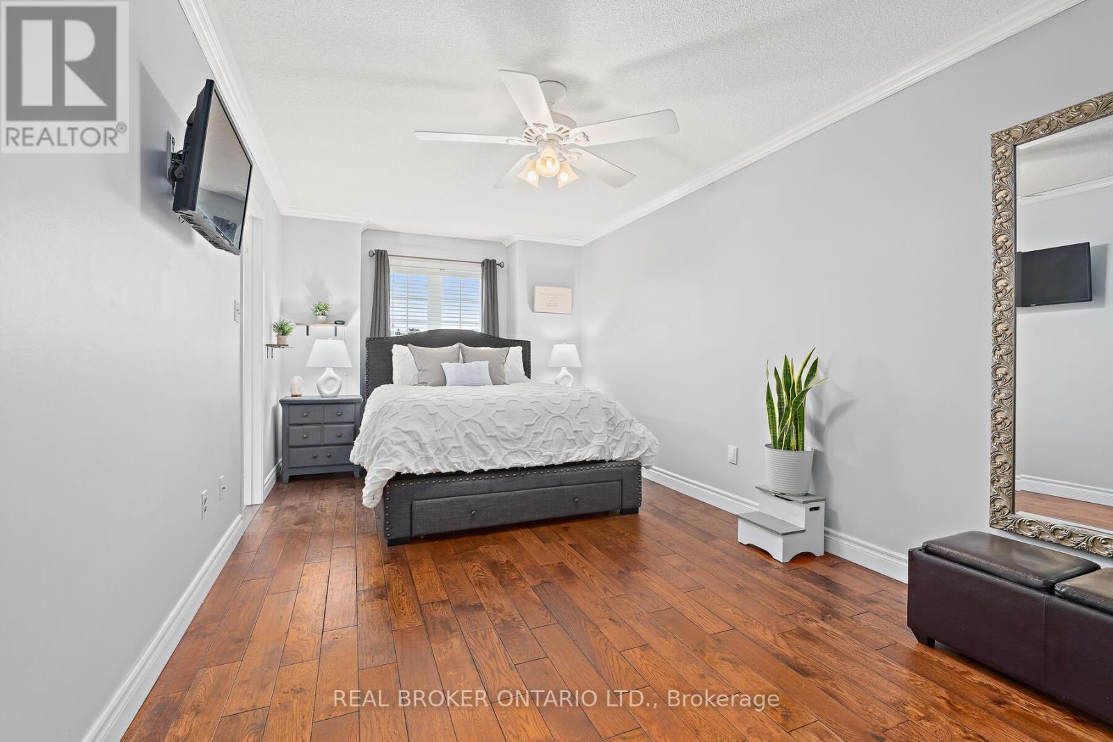 42 - 42 Palomino Trail, Halton Hills (Georgetown), Ontario  L7G 6E9 - Photo 9 - W12987312