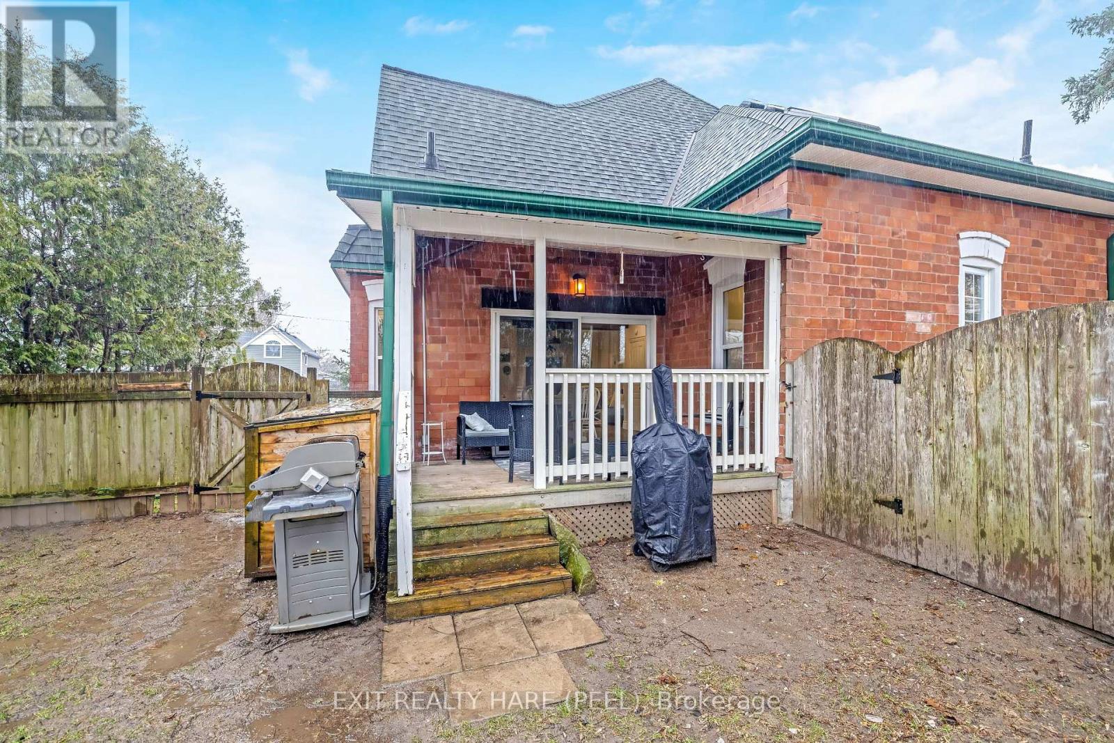 31 Brock Street, Halton Hills (Ac Acton), Ontario  L7J 1N3 - Photo 16 - W12987458