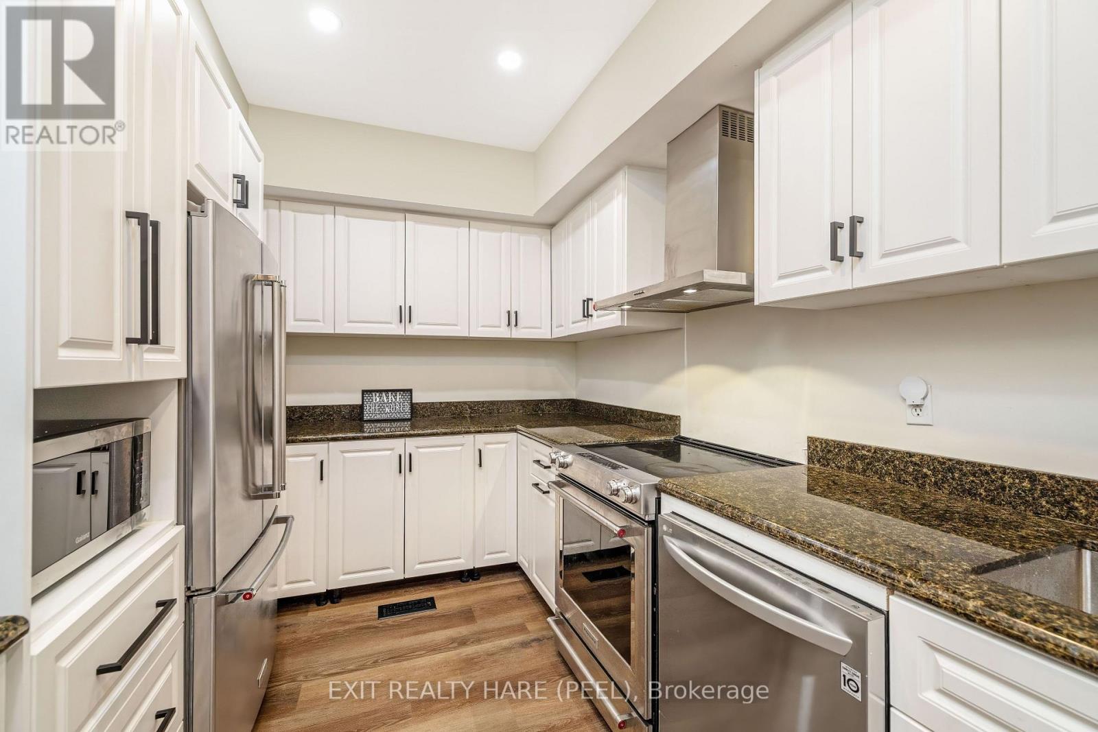 31 Brock Street, Halton Hills (Ac Acton), Ontario  L7J 1N3 - Photo 21 - W12987458