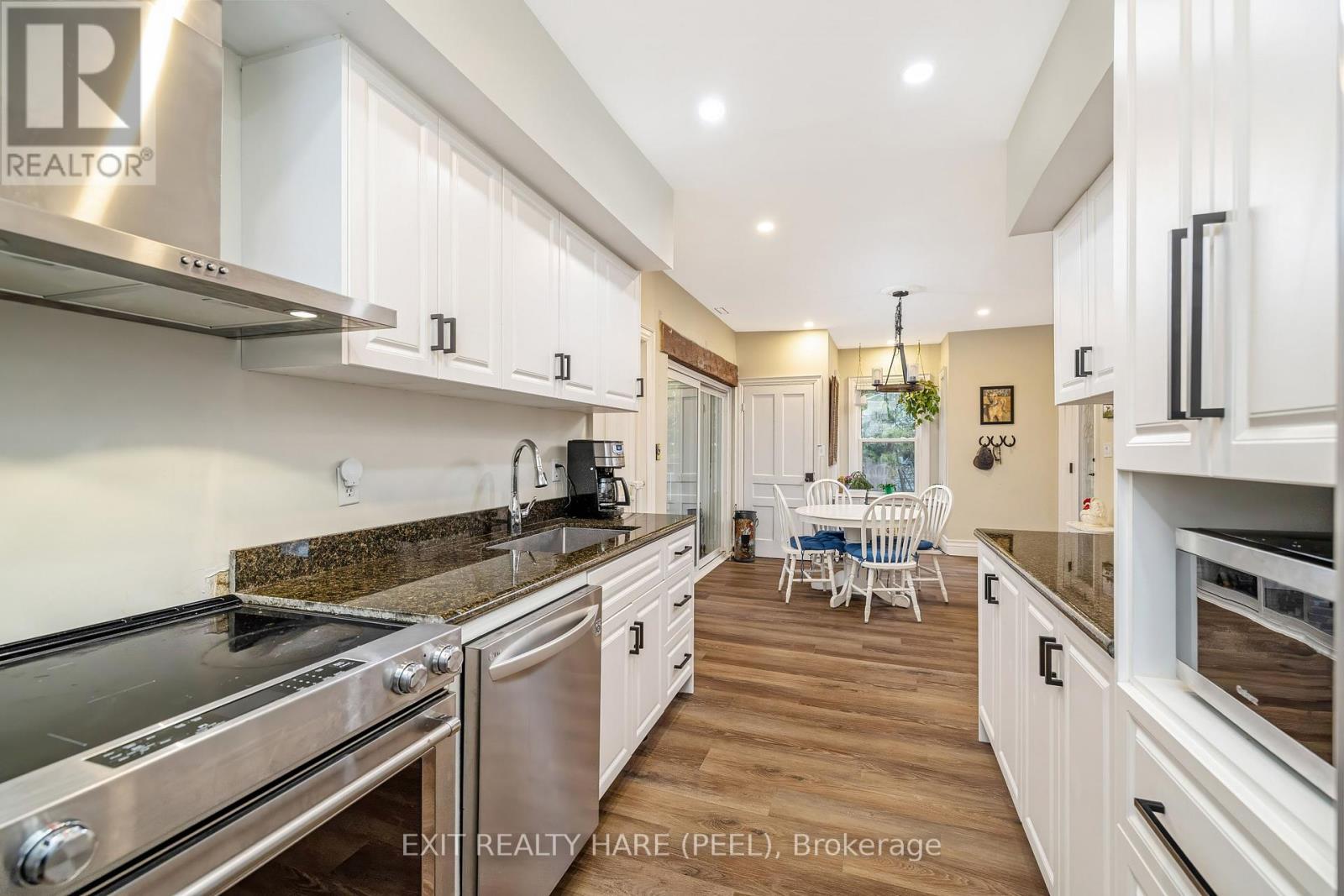 31 Brock Street, Halton Hills (Ac Acton), Ontario  L7J 1N3 - Photo 22 - W12987458