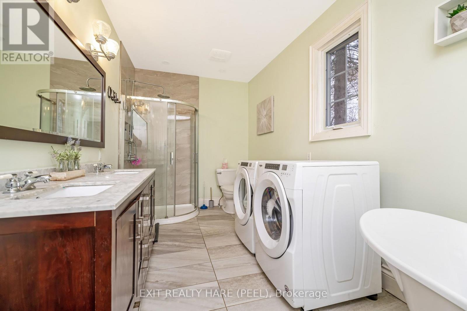 31 Brock Street, Halton Hills (Ac Acton), Ontario  L7J 1N3 - Photo 30 - W12987458