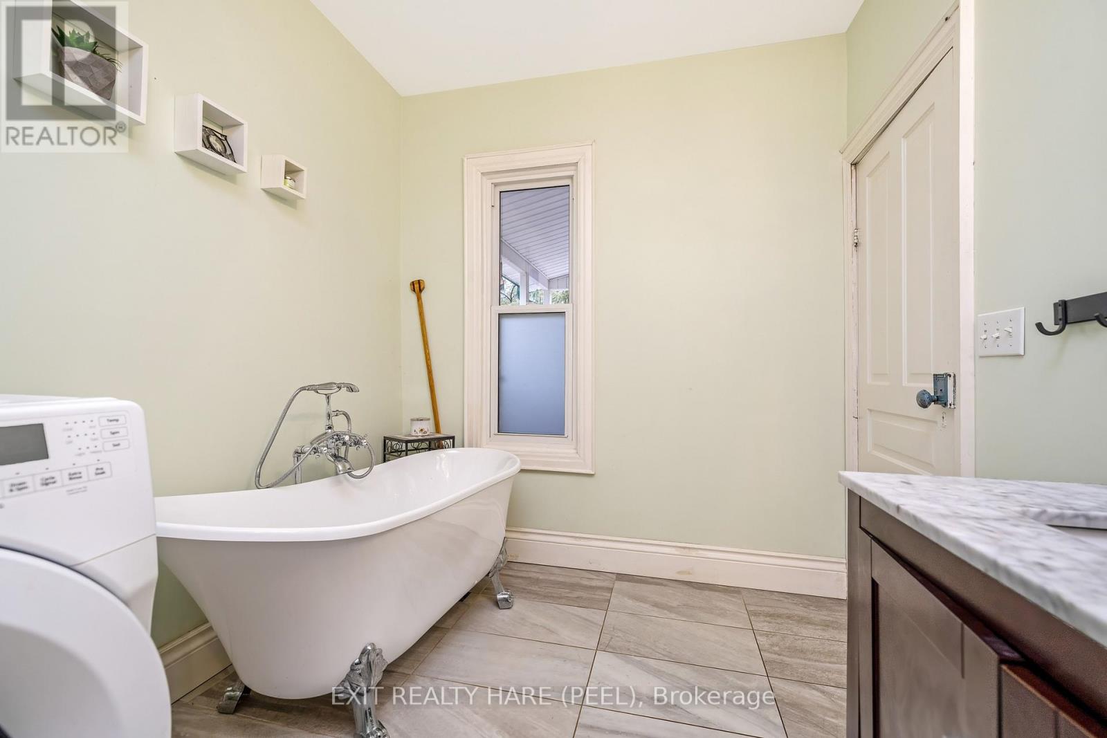 31 Brock Street, Halton Hills (Ac Acton), Ontario  L7J 1N3 - Photo 31 - W12987458