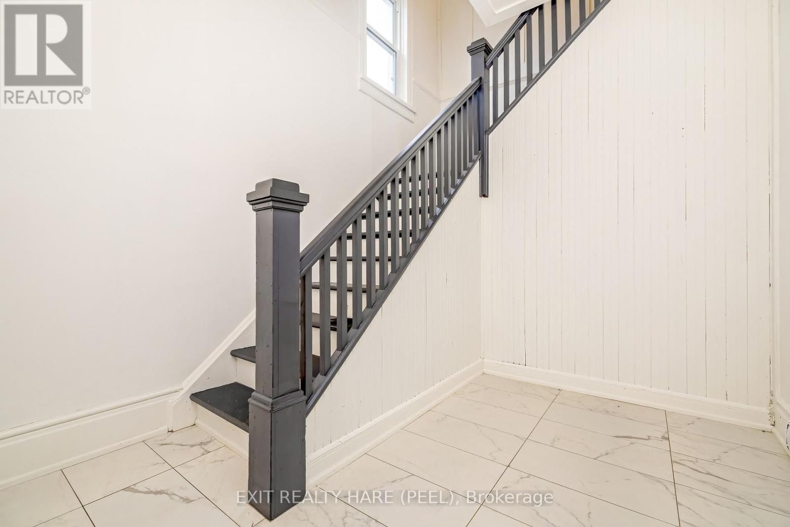 31 Brock Street, Halton Hills (Ac Acton), Ontario  L7J 1N3 - Photo 37 - W12987458