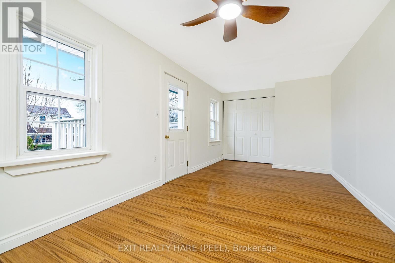 31 Brock Street, Halton Hills (Ac Acton), Ontario  L7J 1N3 - Photo 6 - W12987458