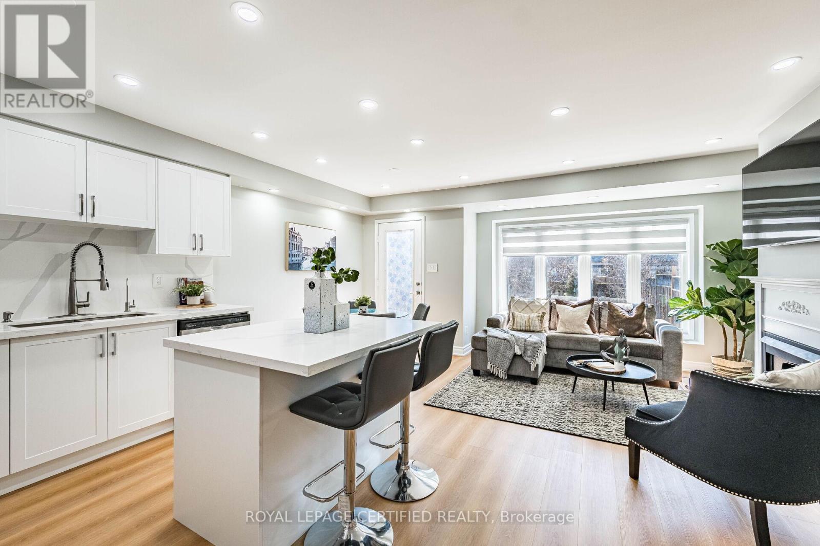 20 Harding Street, Halton Hills (Georgetown), Ontario  L7G 6B1 - Photo 10 - W12988306