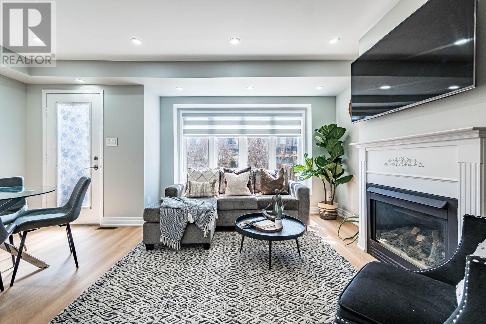 20 Harding Street, Halton Hills (Georgetown), Ontario  L7G 6B1 - Photo 12 - W12988306