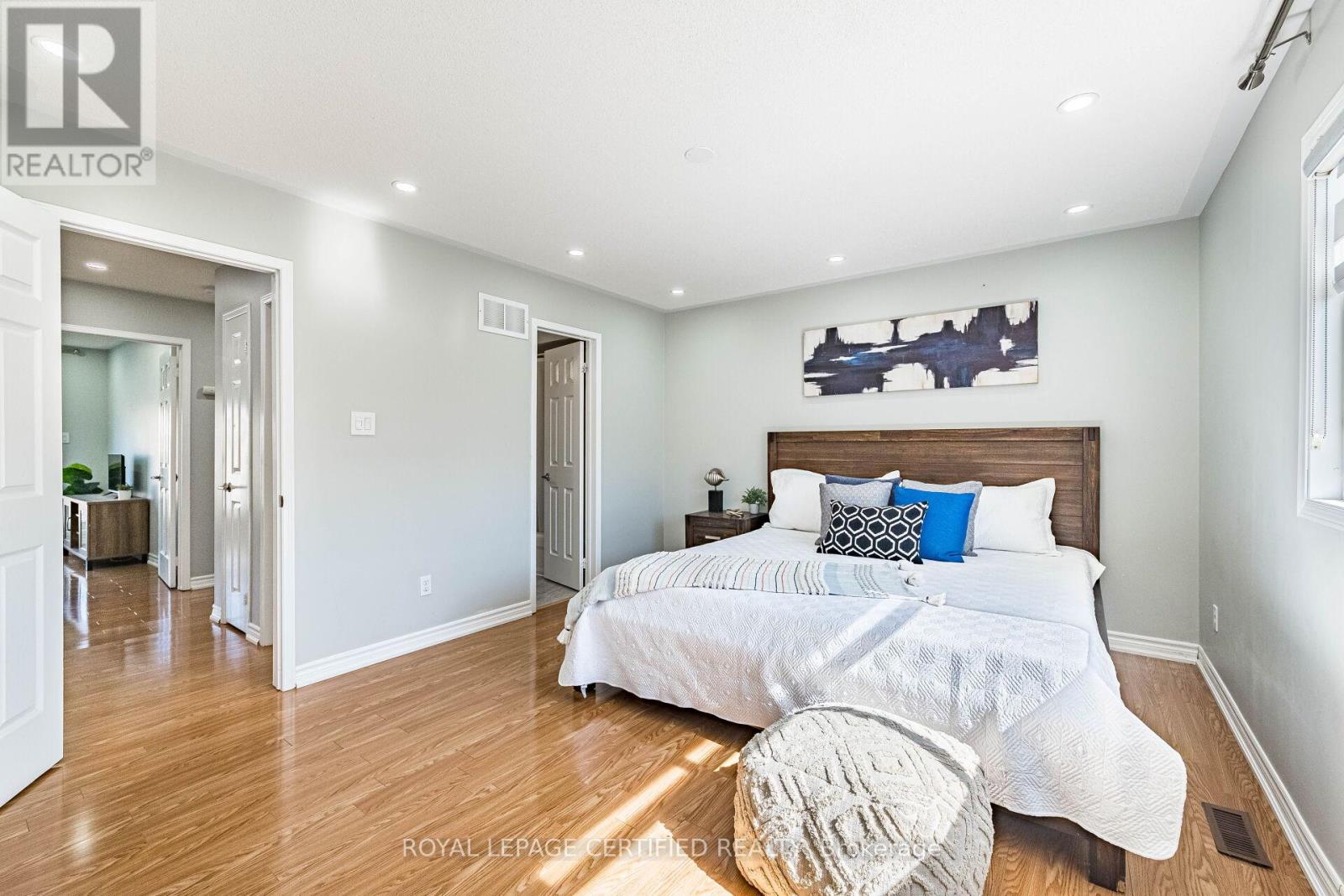 20 Harding Street, Halton Hills (Georgetown), Ontario  L7G 6B1 - Photo 34 - W12988306