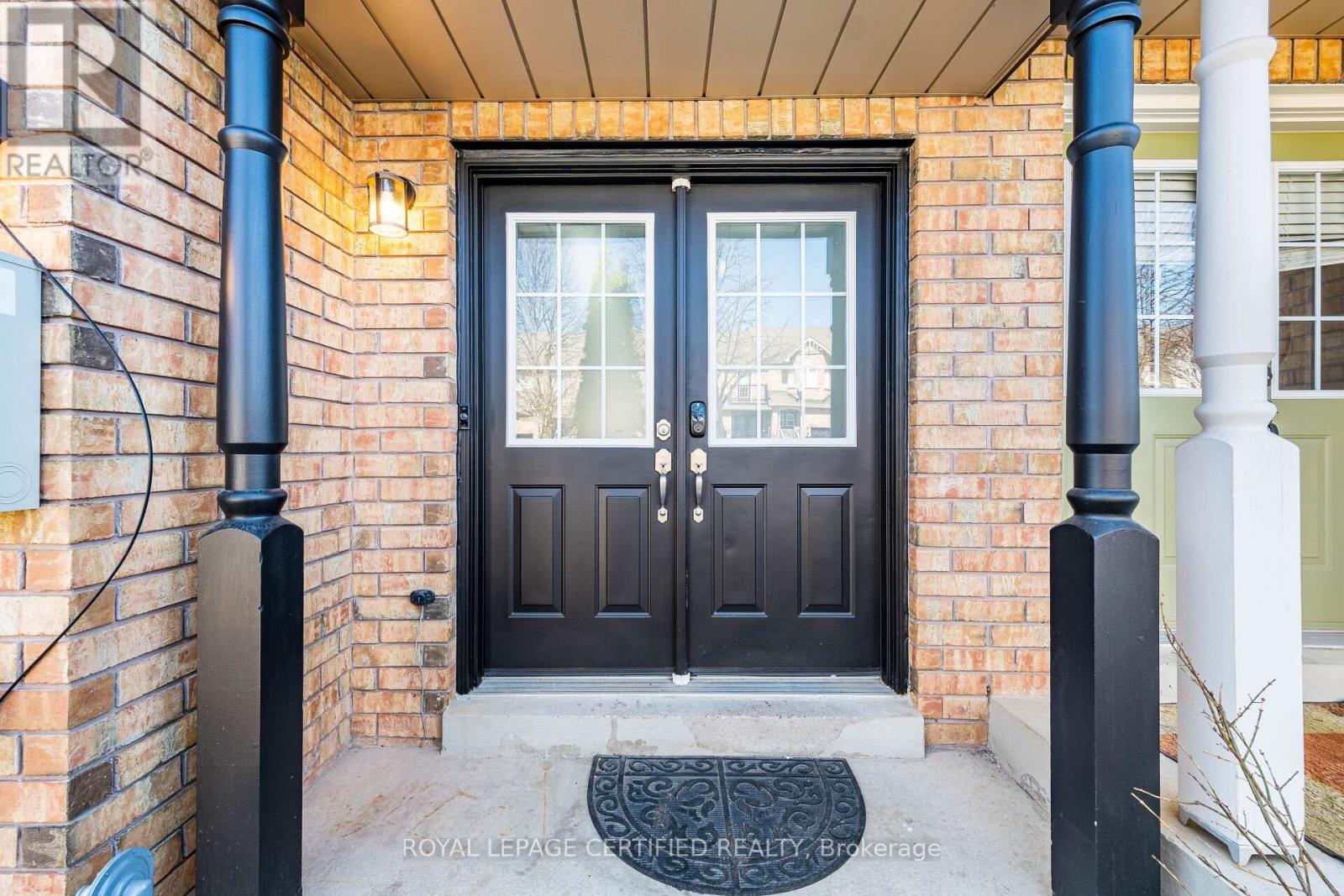 20 Harding Street, Halton Hills (Georgetown), Ontario  L7G 6B1 - Photo 5 - W12988306