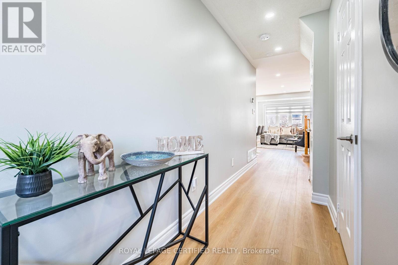 20 Harding Street, Halton Hills (Georgetown), Ontario  L7G 6B1 - Photo 6 - W12988306