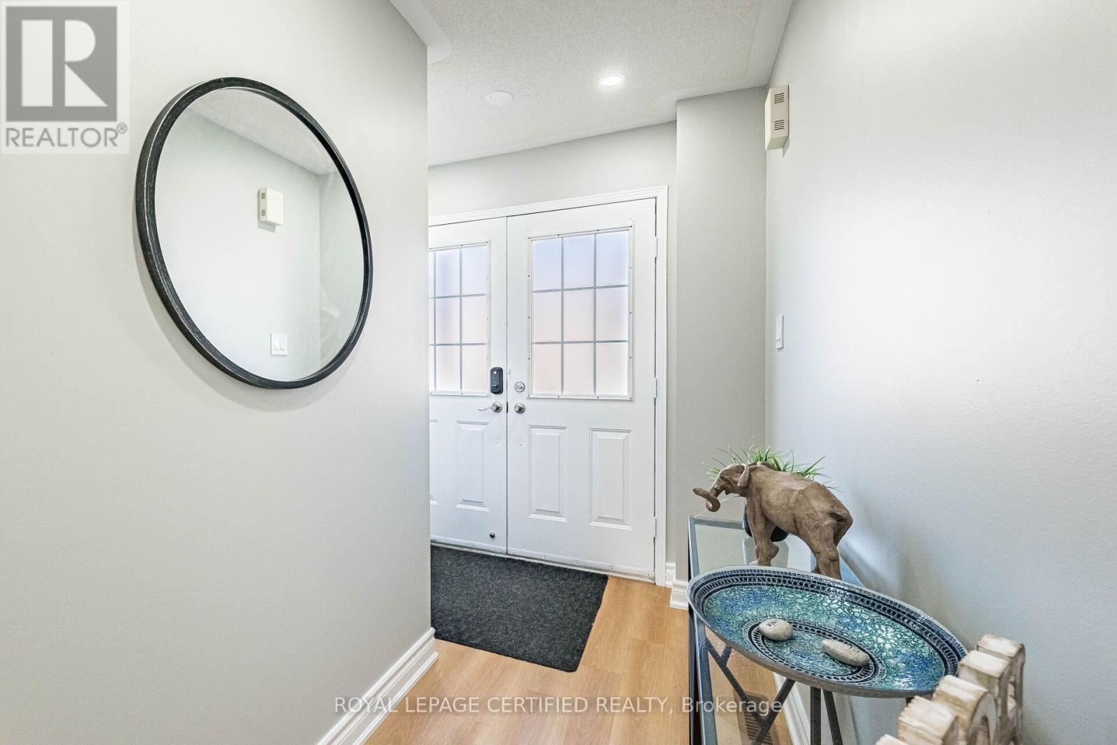 20 Harding Street, Halton Hills (Georgetown), Ontario  L7G 6B1 - Photo 8 - W12988306