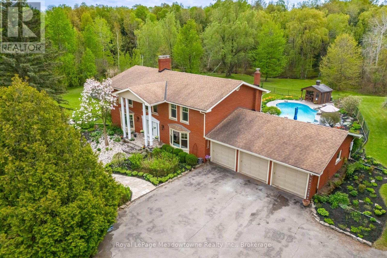 11302 Regional 25 Road, Halton Hills (Ac Acton), Ontario  L7J 2M1 - Photo 2 - W12990024