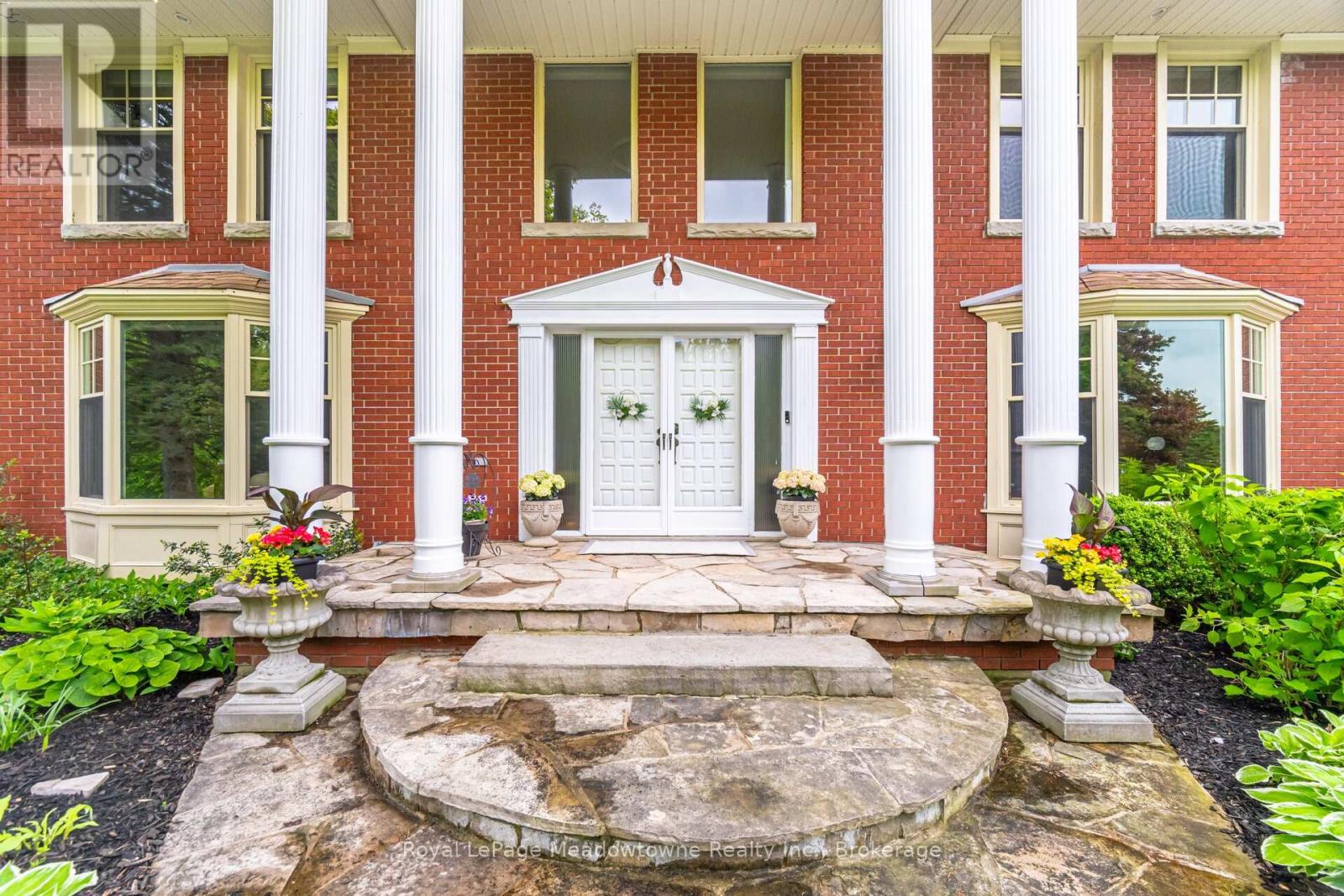 11302 Regional 25 Road, Halton Hills (Ac Acton), Ontario  L7J 2M1 - Photo 3 - W12990024