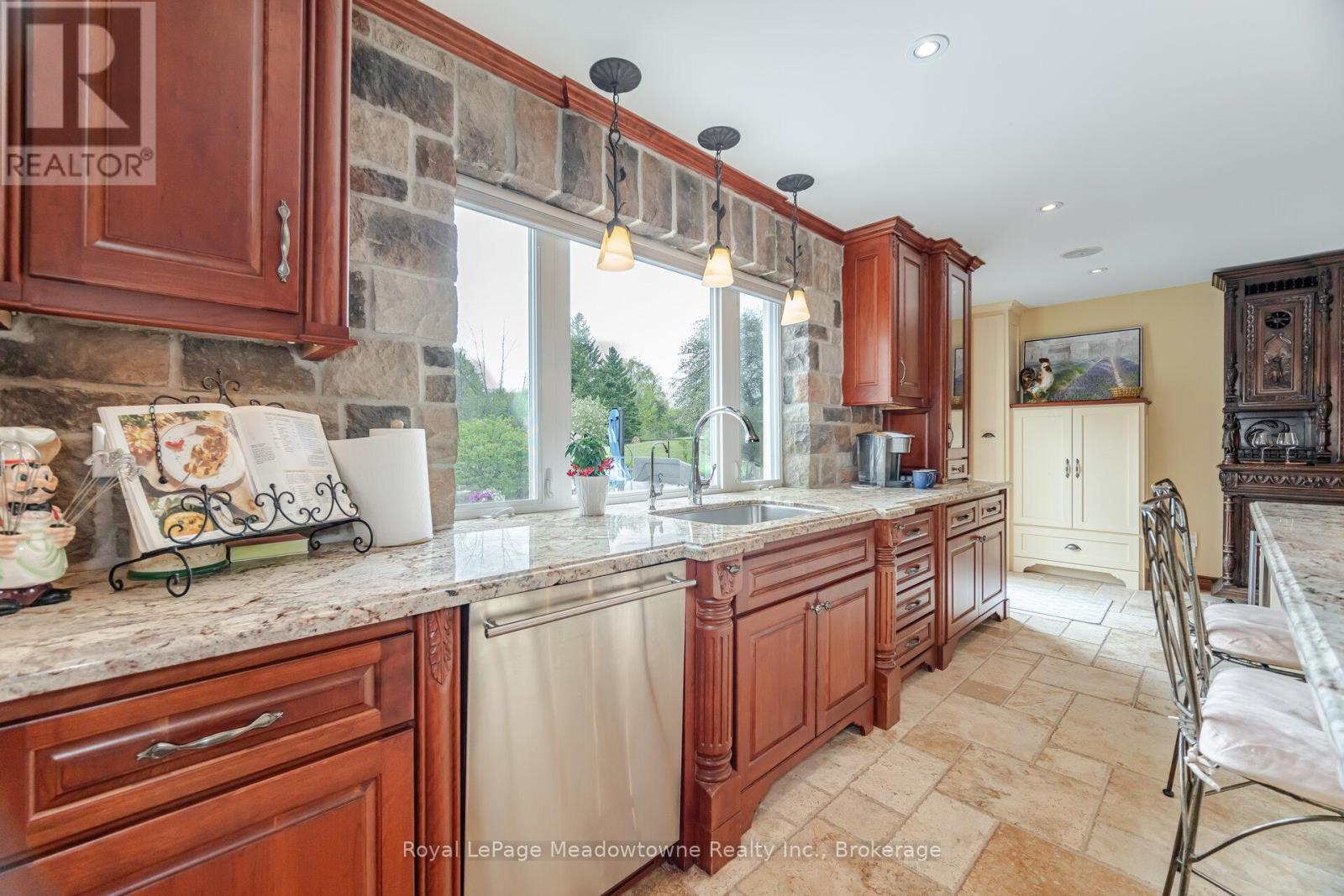 11302 Regional 25 Road, Halton Hills (Ac Acton), Ontario  L7J 2M1 - Photo 7 - W12990024