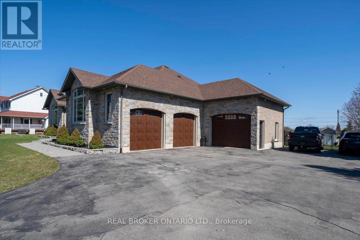 13475 Fourth Line, Halton Hills (Ac Acton), Ontario  L7J 2L8 - Photo 3 - W12990000