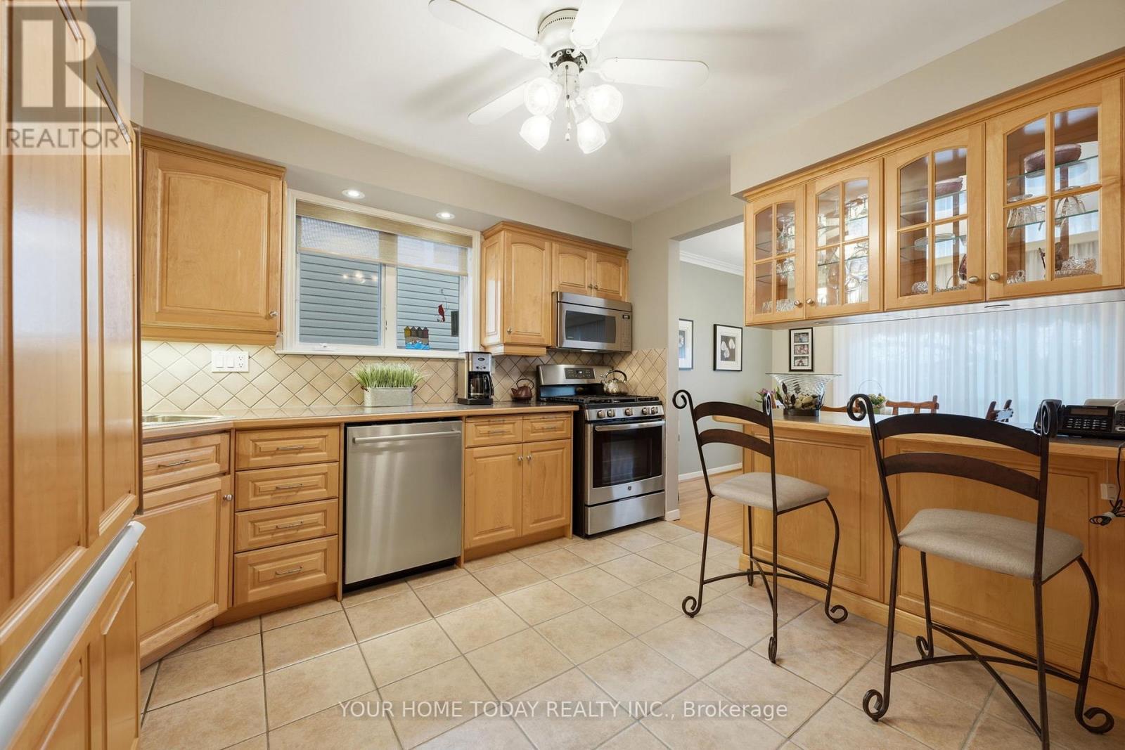 51 Faludon Drive, Halton Hills (Georgetown), Ontario  L7G 1H8 - Photo 11 - W12990074