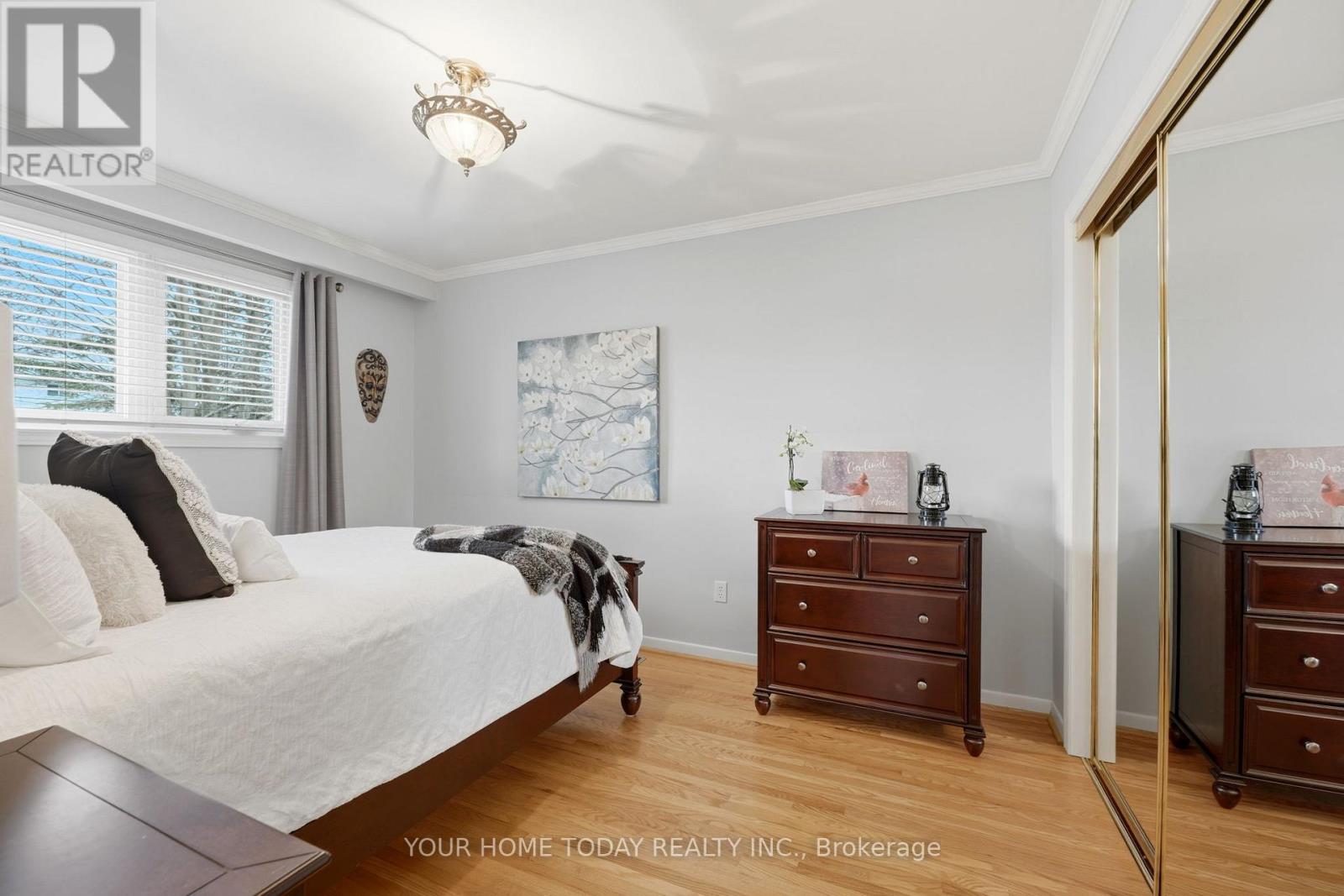 51 Faludon Drive, Halton Hills (Georgetown), Ontario  L7G 1H8 - Photo 18 - W12990074