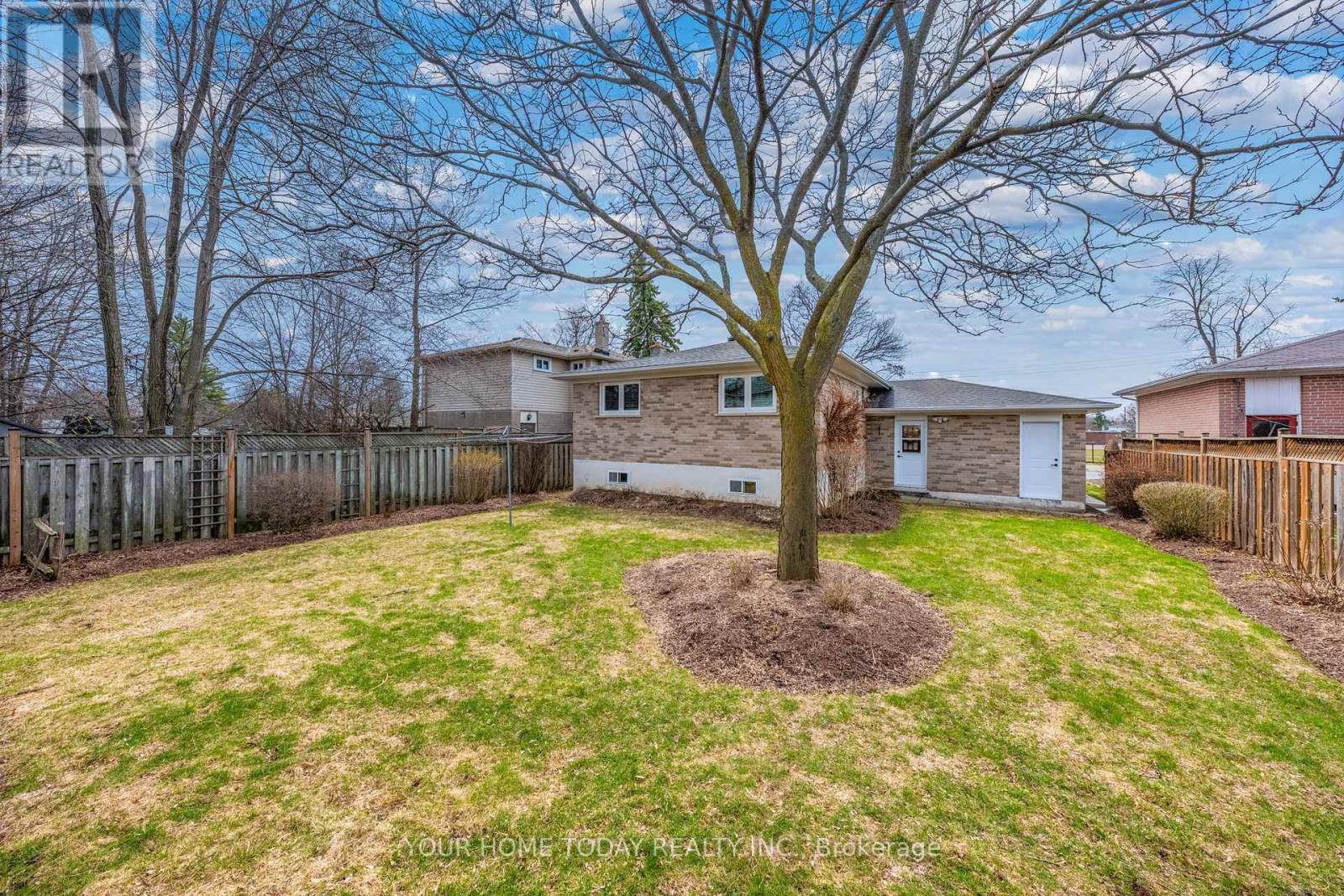 51 Faludon Drive, Halton Hills (Georgetown), Ontario  L7G 1H8 - Photo 35 - W12990074