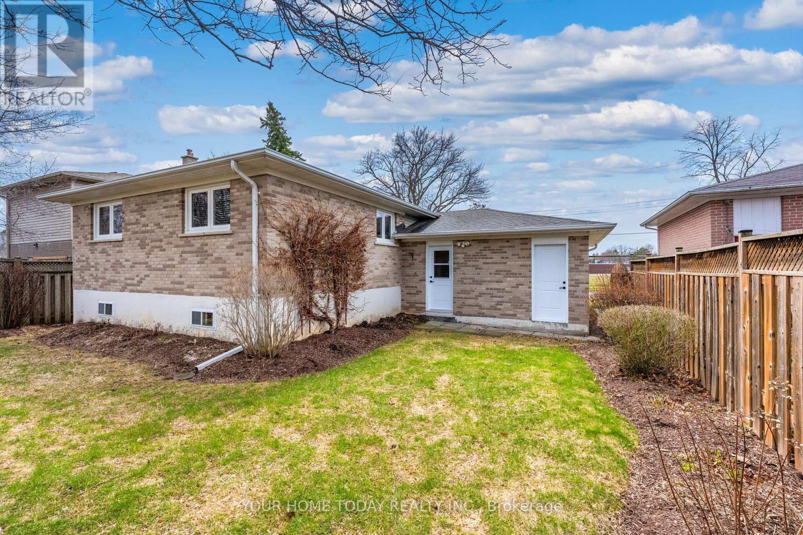 51 Faludon Drive, Halton Hills (Georgetown), Ontario  L7G 1H8 - Photo 37 - W12990074