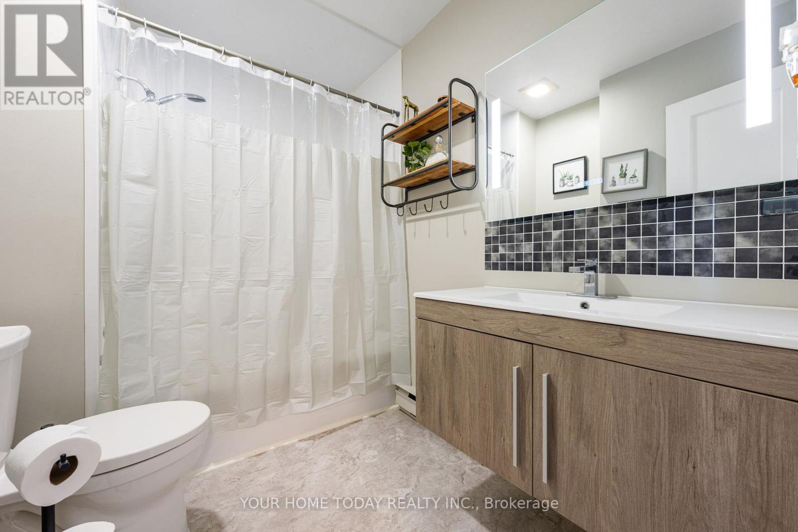 29 - 108 Sinclair Avenue, Halton Hills (Georgetown), Ontario  L7G 1J4 - Photo 17 - W12990520