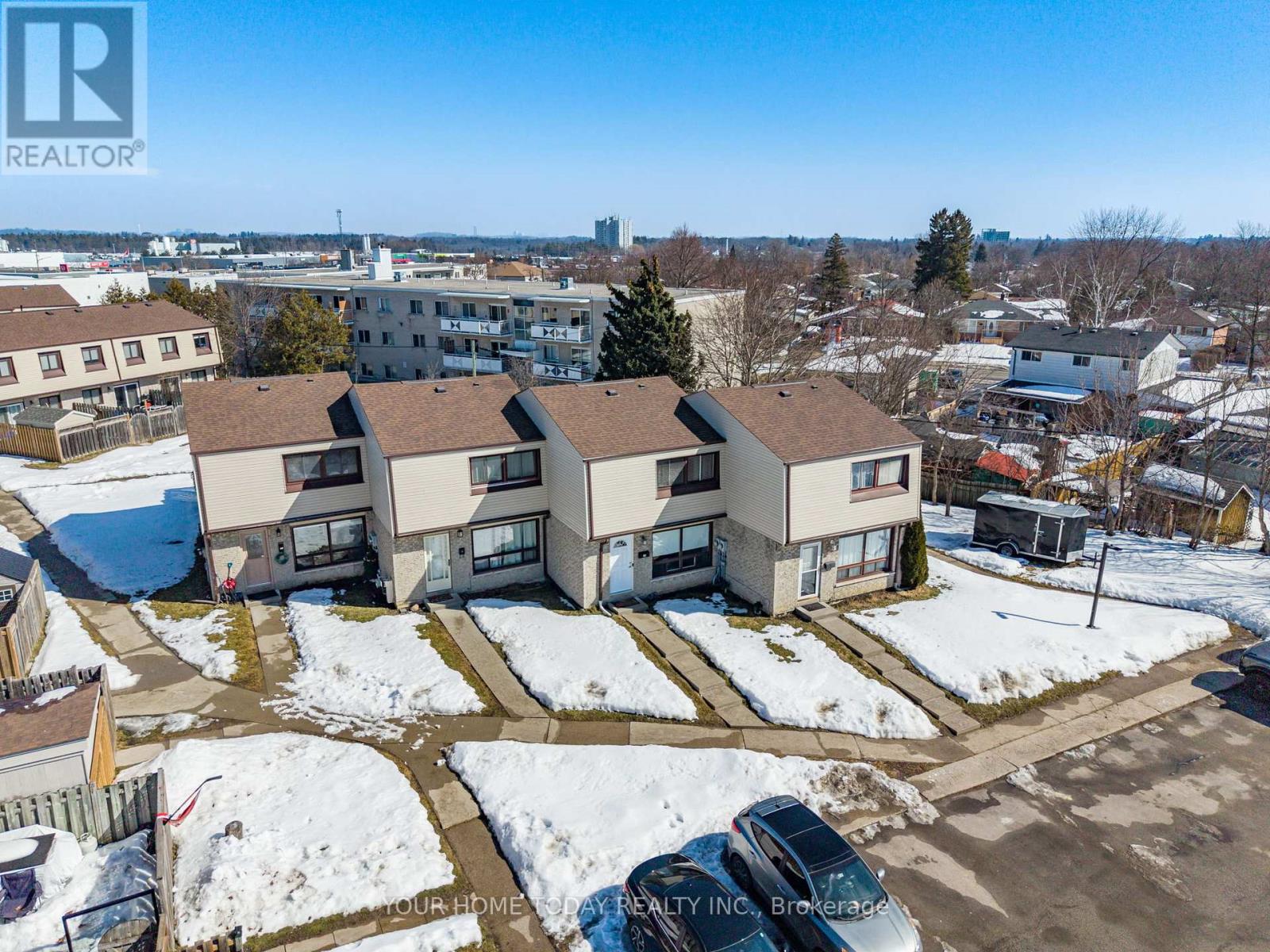 29 - 108 Sinclair Avenue, Halton Hills (Georgetown), Ontario  L7G 1J4 - Photo 2 - W12990520