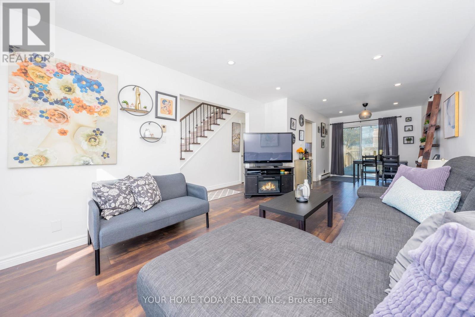 29 - 108 Sinclair Avenue, Halton Hills (Georgetown), Ontario  L7G 1J4 - Photo 6 - W12990520