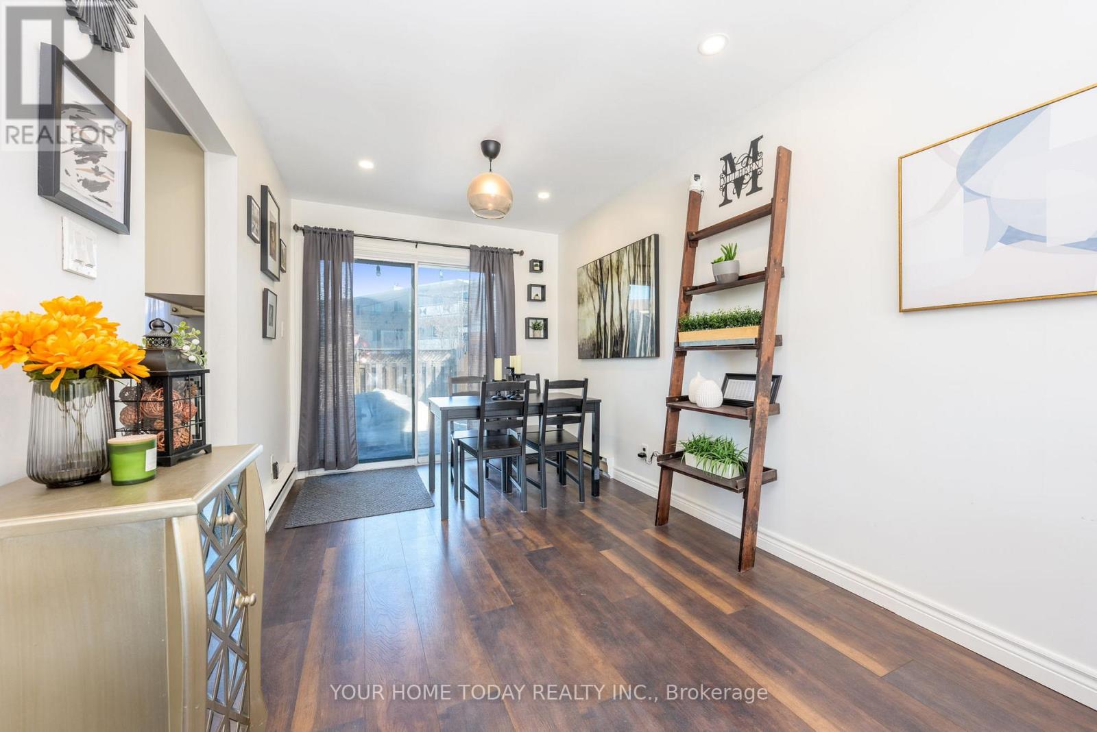 29 - 108 Sinclair Avenue, Halton Hills (Georgetown), Ontario  L7G 1J4 - Photo 8 - W12990520