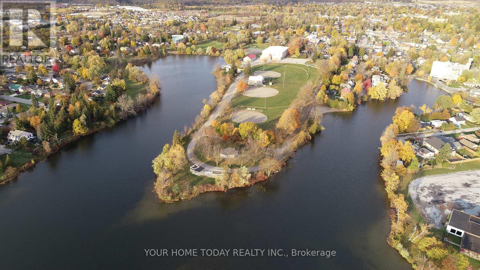 10 Knox Street, Halton Hills (Ac Acton), Ontario  L7J 1C7 - Photo 29 - W12991012