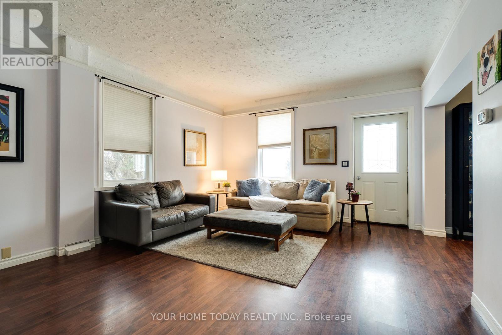 10 Knox Street, Halton Hills (Ac Acton), Ontario  L7J 1C7 - Photo 7 - W12991012