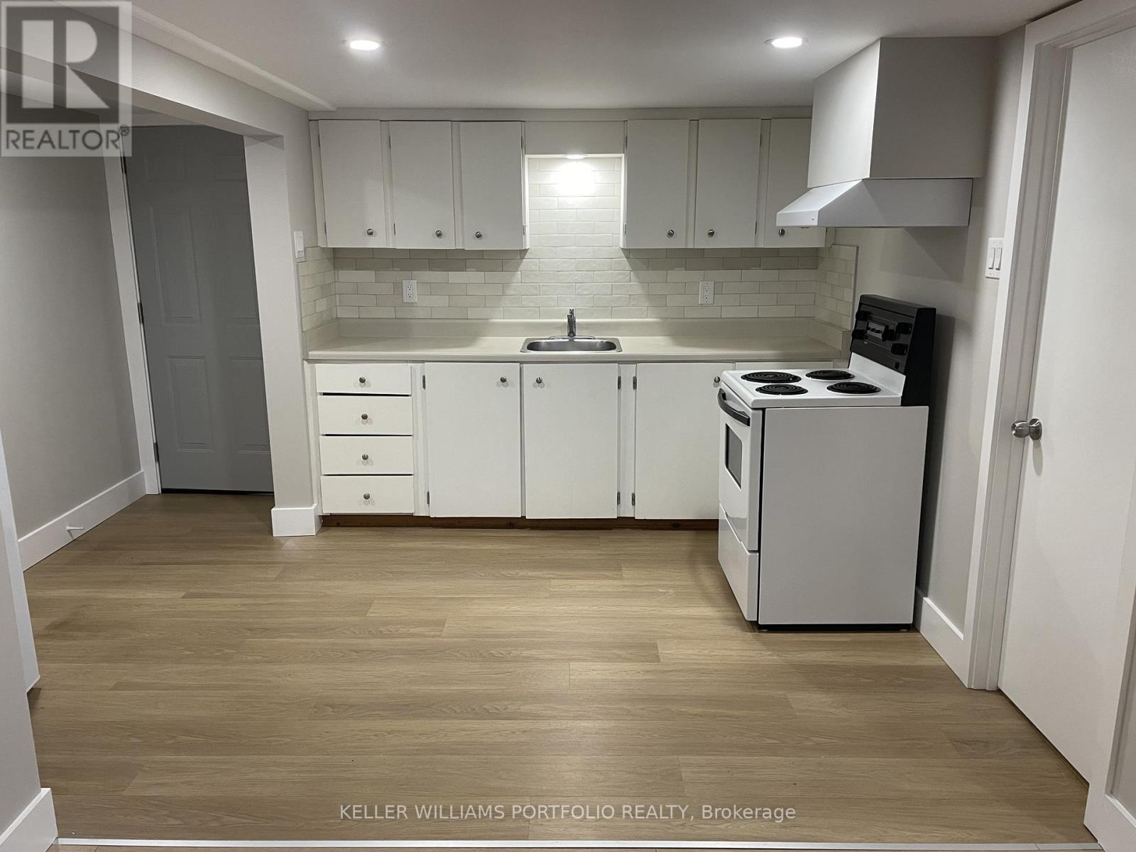 Lower Level - 3 Lane Court, Halton Hills (Georgetown), Ontario  L7G 1S4 - Photo 10 - W12992566