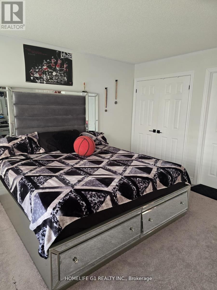 32 Branigan Crescent, Halton Hills (Georgetown), Ontario  L7G 0N1 - Photo 10 - W12993390