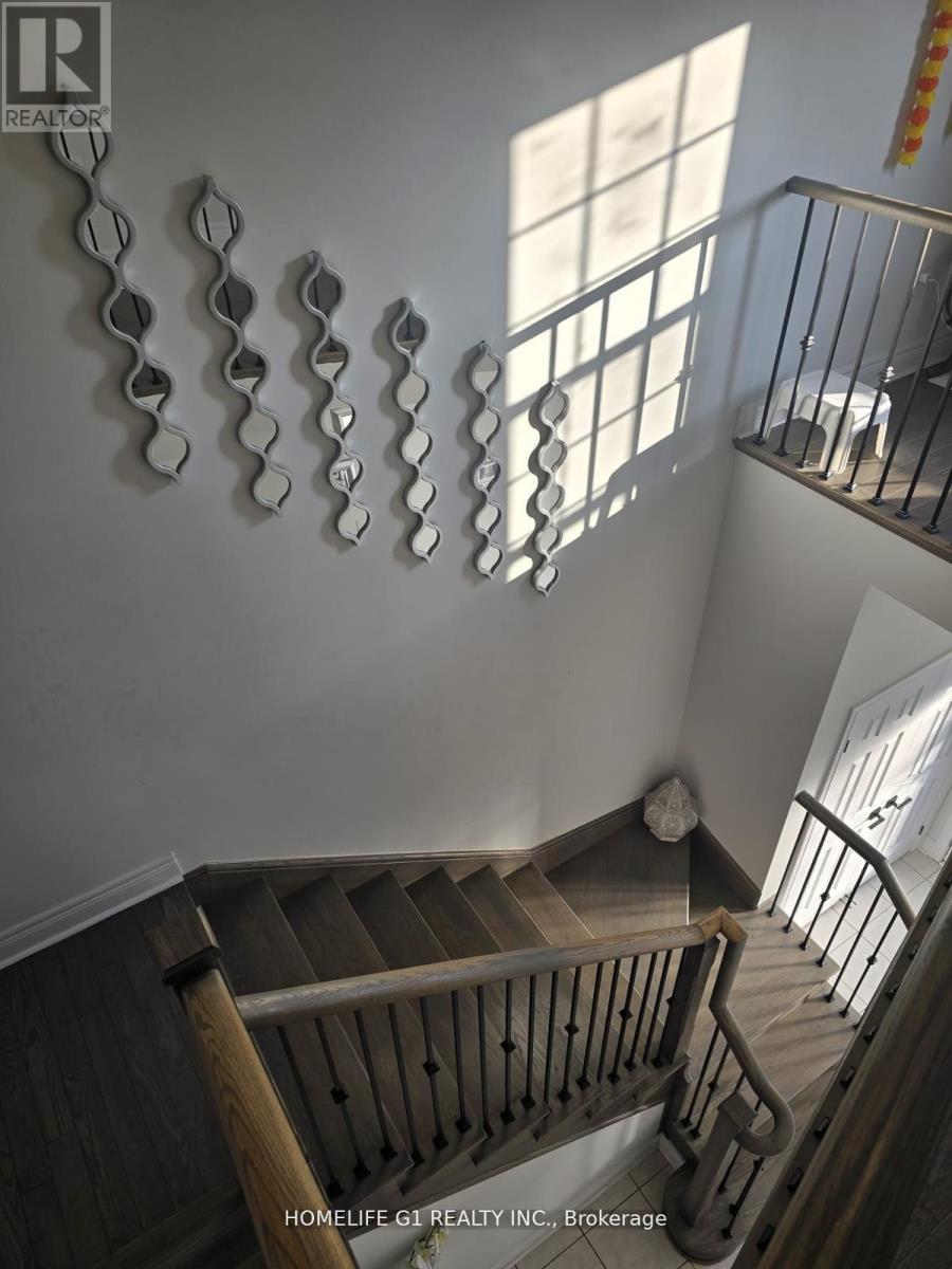 32 Branigan Crescent, Halton Hills (Georgetown), Ontario  L7G 0N1 - Photo 12 - W12993390