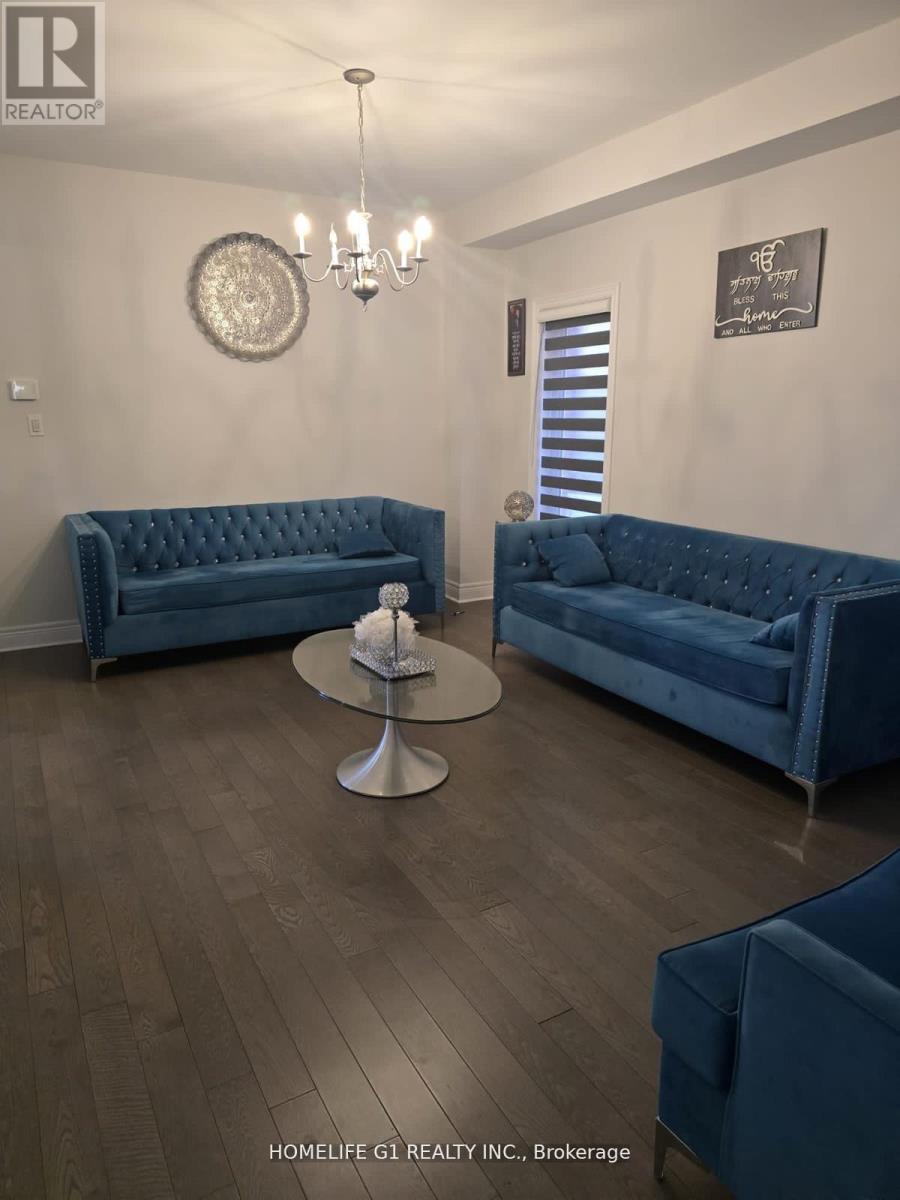 32 Branigan Crescent, Halton Hills (Georgetown), Ontario  L7G 0N1 - Photo 13 - W12993390