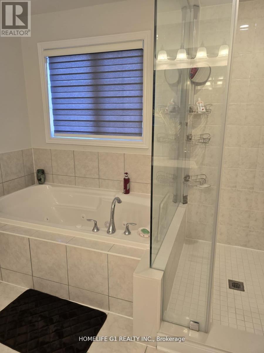 32 Branigan Crescent, Halton Hills (Georgetown), Ontario  L7G 0N1 - Photo 8 - W12993390