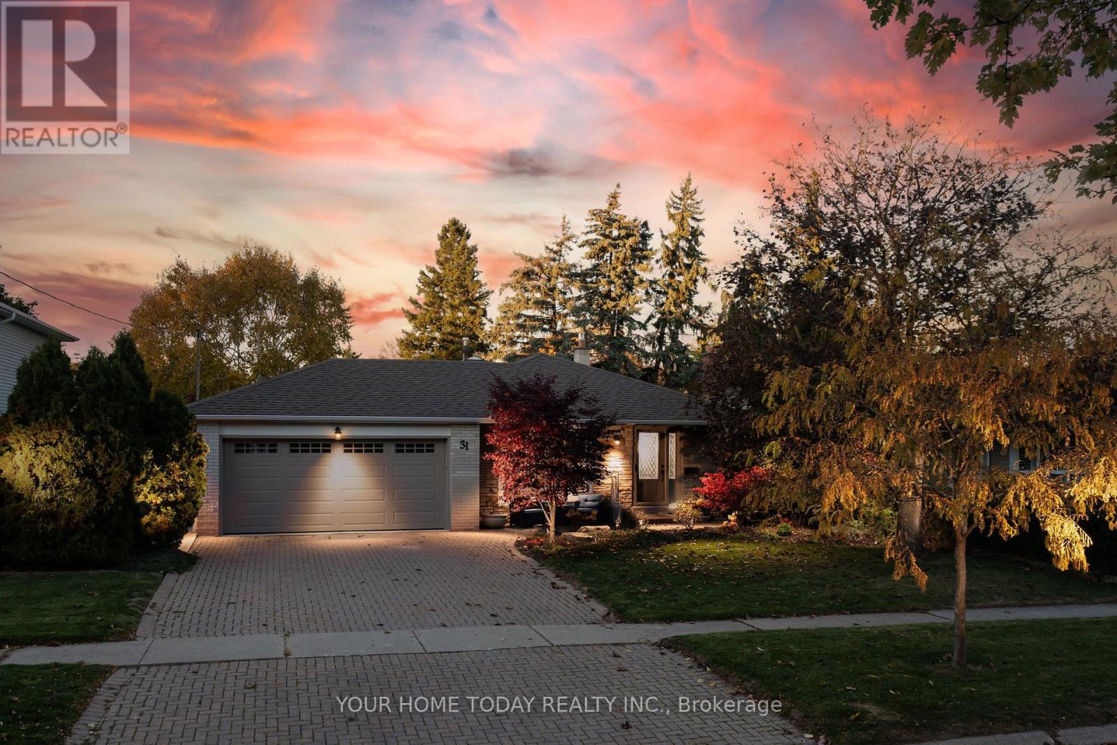 31 Chelvin Drive, Halton Hills (Georgetown), Ontario  L7G 4P8 - Photo 1 - W12996236