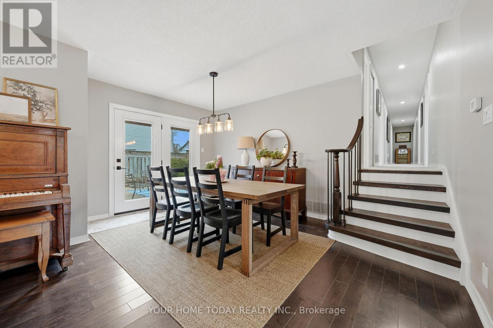 31 Chelvin Drive, Halton Hills (Georgetown), Ontario  L7G 4P8 - Photo 14 - W12996236