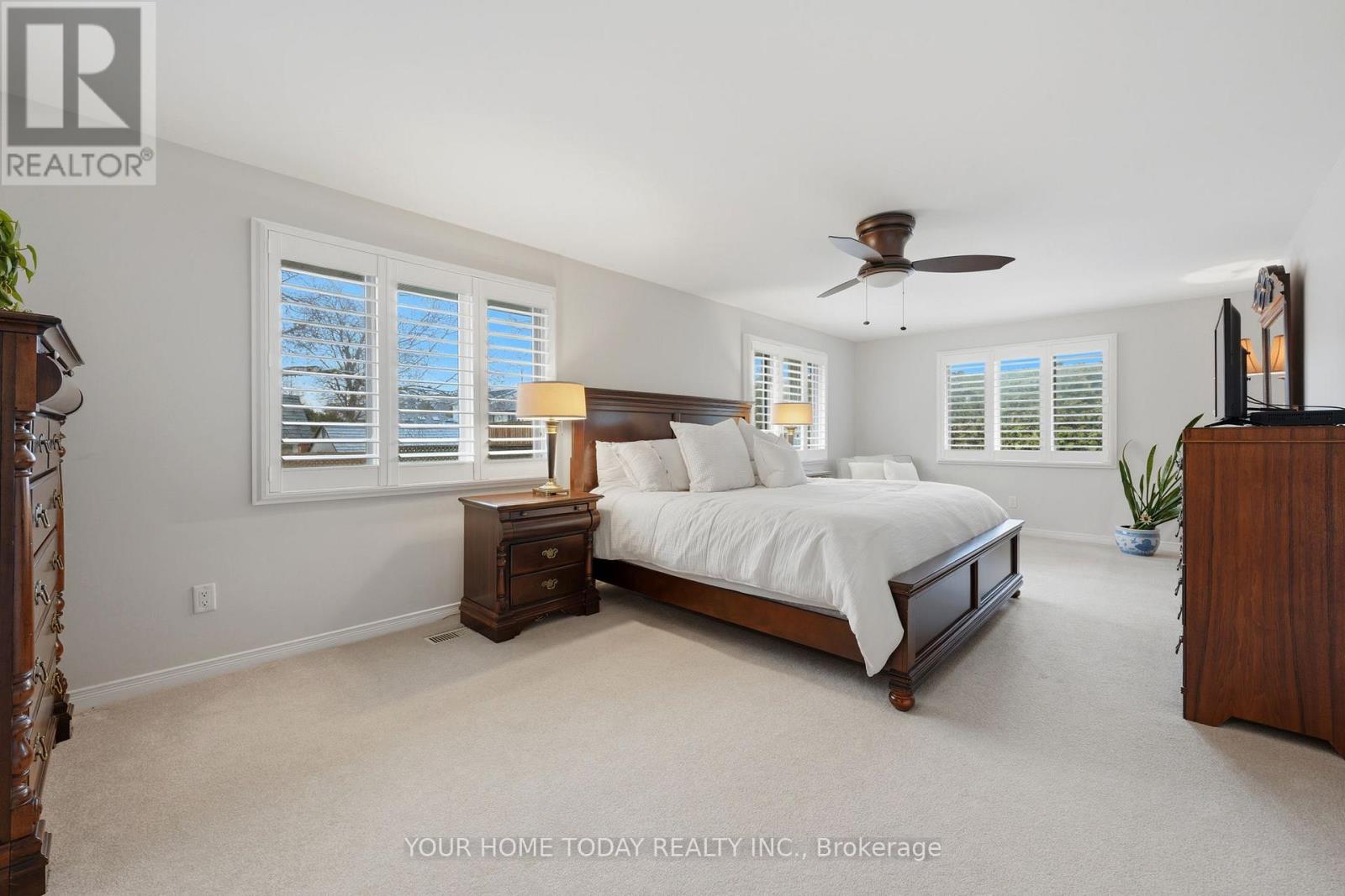 31 Chelvin Drive, Halton Hills (Georgetown), Ontario  L7G 4P8 - Photo 15 - W12996236