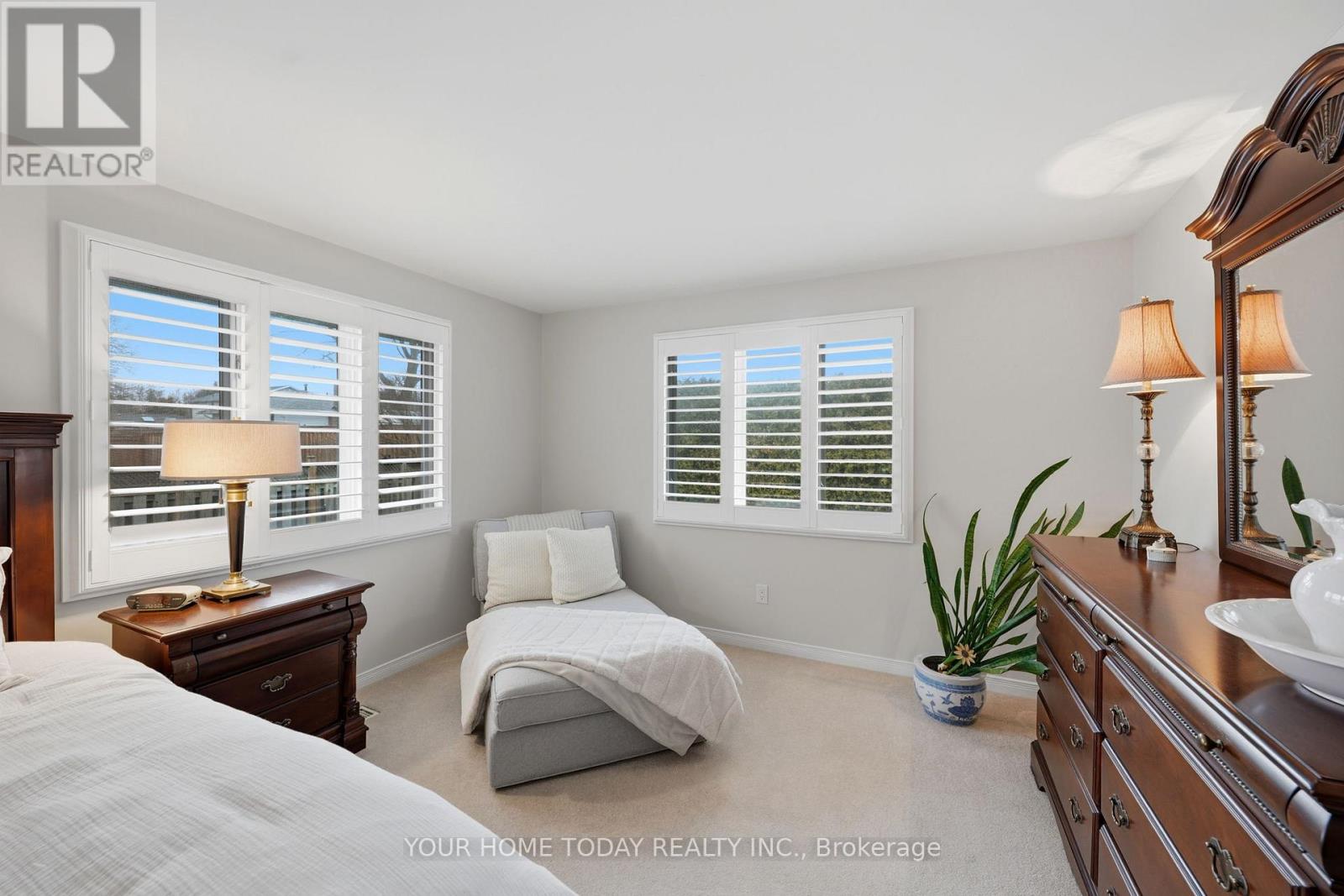 31 Chelvin Drive, Halton Hills (Georgetown), Ontario  L7G 4P8 - Photo 16 - W12996236