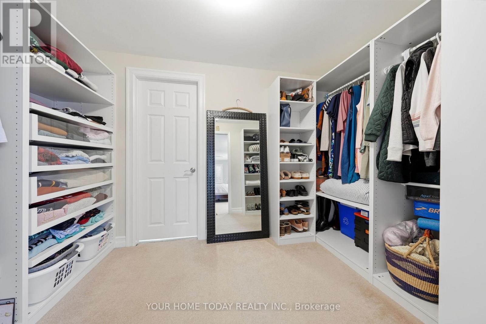 31 Chelvin Drive, Halton Hills (Georgetown), Ontario  L7G 4P8 - Photo 17 - W12996236