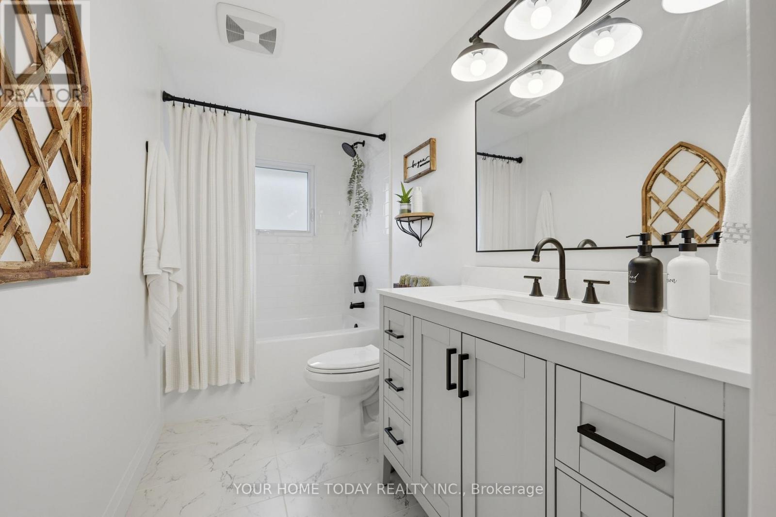 31 Chelvin Drive, Halton Hills (Georgetown), Ontario  L7G 4P8 - Photo 24 - W12996236