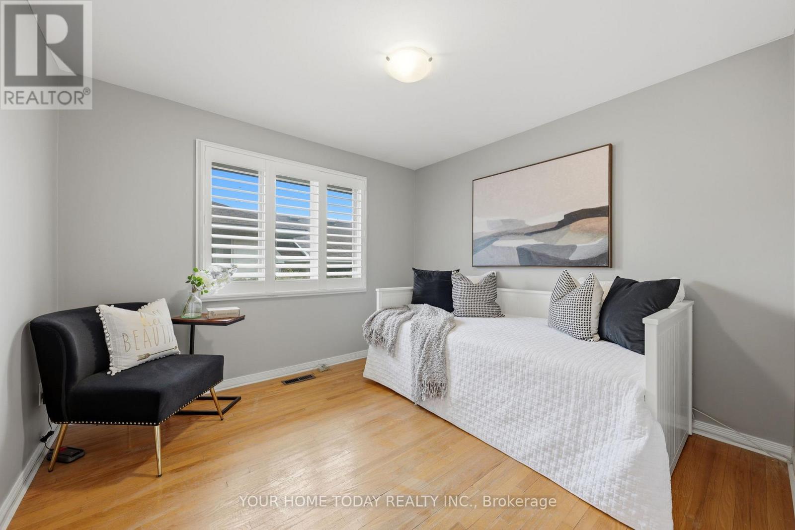 31 Chelvin Drive, Halton Hills (Georgetown), Ontario  L7G 4P8 - Photo 25 - W12996236