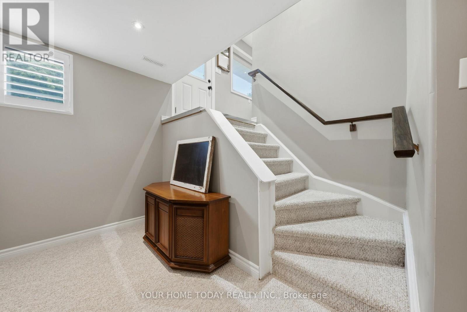 31 Chelvin Drive, Halton Hills (Georgetown), Ontario  L7G 4P8 - Photo 26 - W12996236