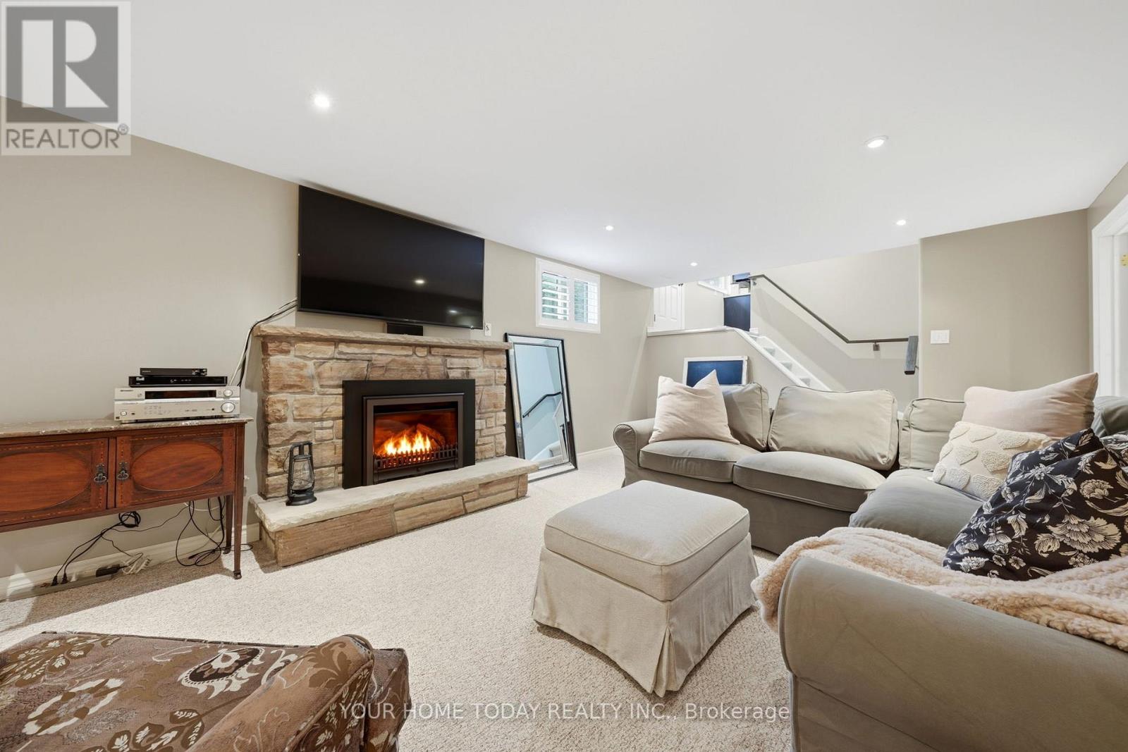 31 Chelvin Drive, Halton Hills (Georgetown), Ontario  L7G 4P8 - Photo 29 - W12996236