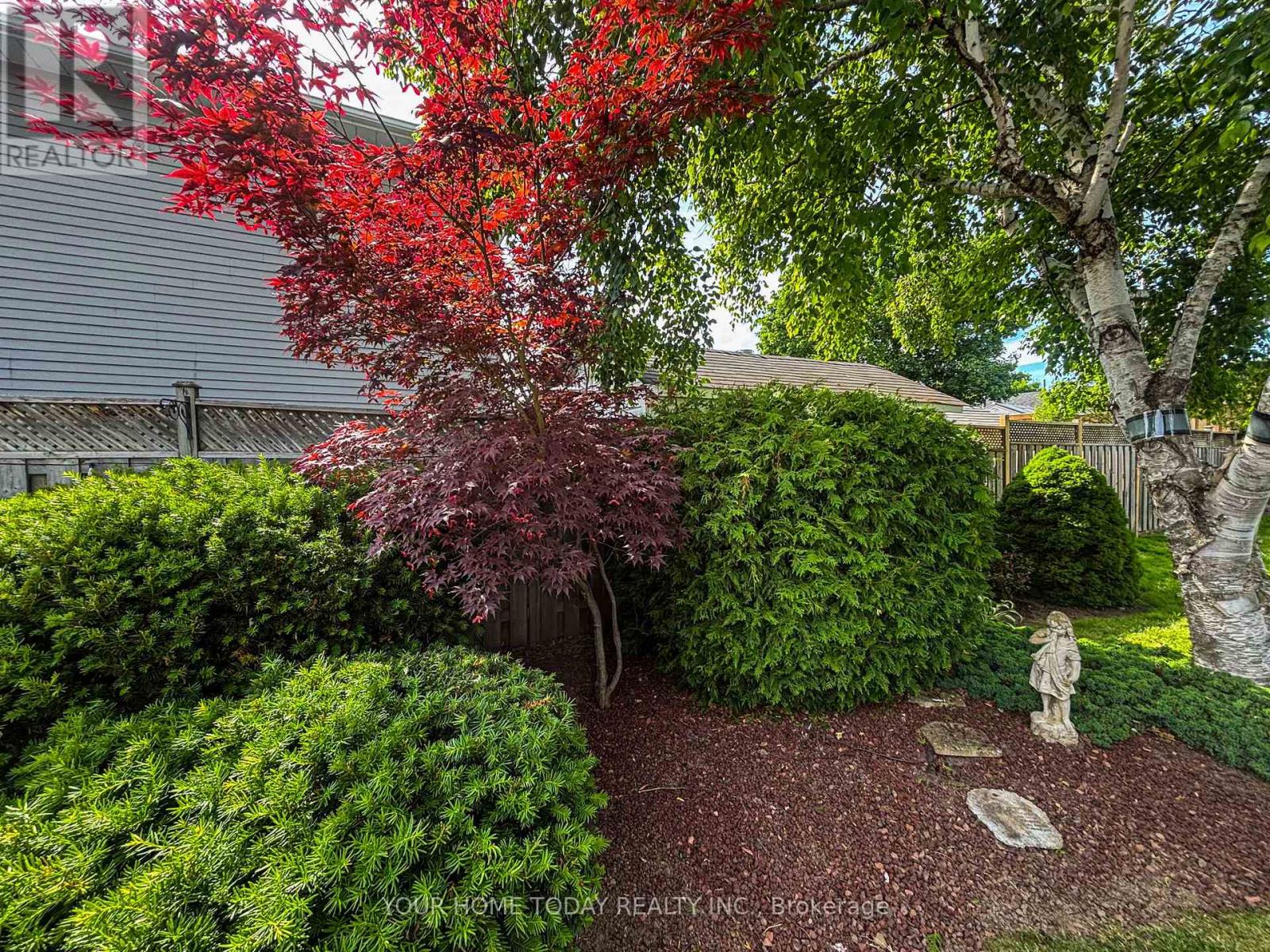 31 Chelvin Drive, Halton Hills (Georgetown), Ontario  L7G 4P8 - Photo 43 - W12996236