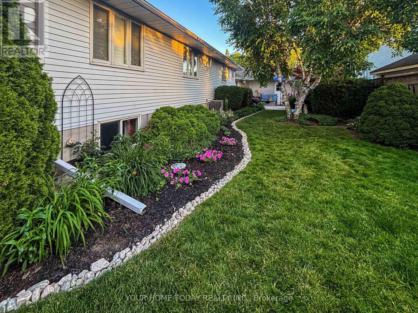 31 Chelvin Drive, Halton Hills (Georgetown), Ontario  L7G 4P8 - Photo 45 - W12996236