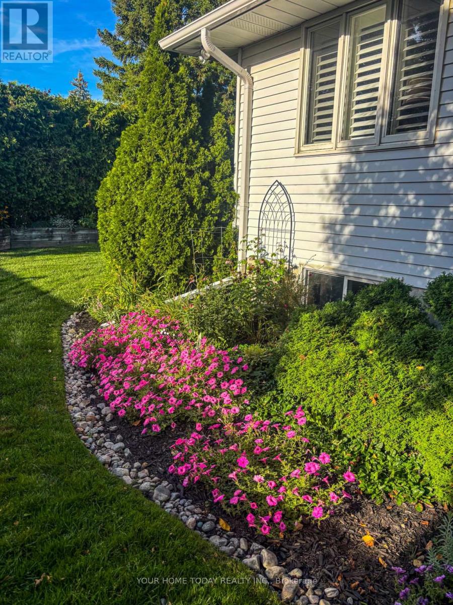 31 Chelvin Drive, Halton Hills (Georgetown), Ontario  L7G 4P8 - Photo 47 - W12996236