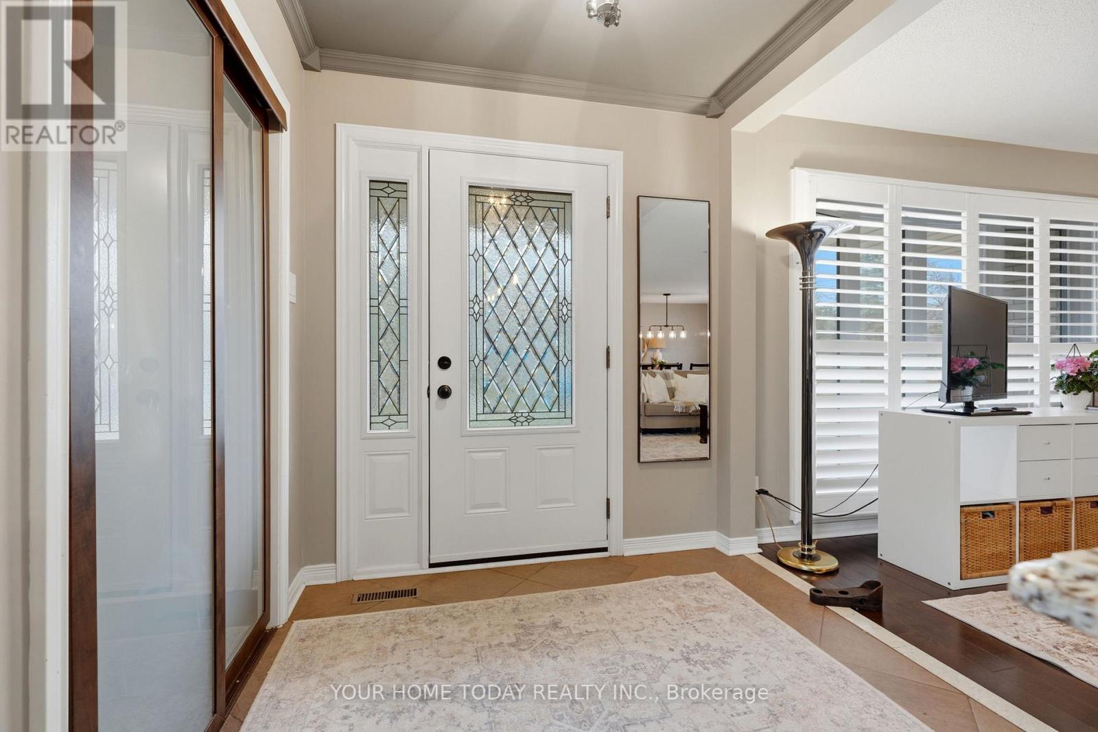 31 Chelvin Drive, Halton Hills (Georgetown), Ontario  L7G 4P8 - Photo 5 - W12996236