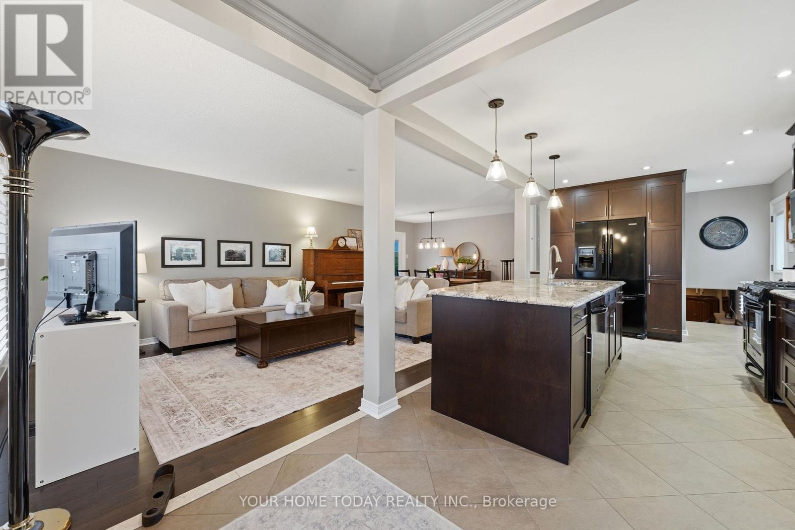 31 Chelvin Drive, Halton Hills (Georgetown), Ontario  L7G 4P8 - Photo 6 - W12996236