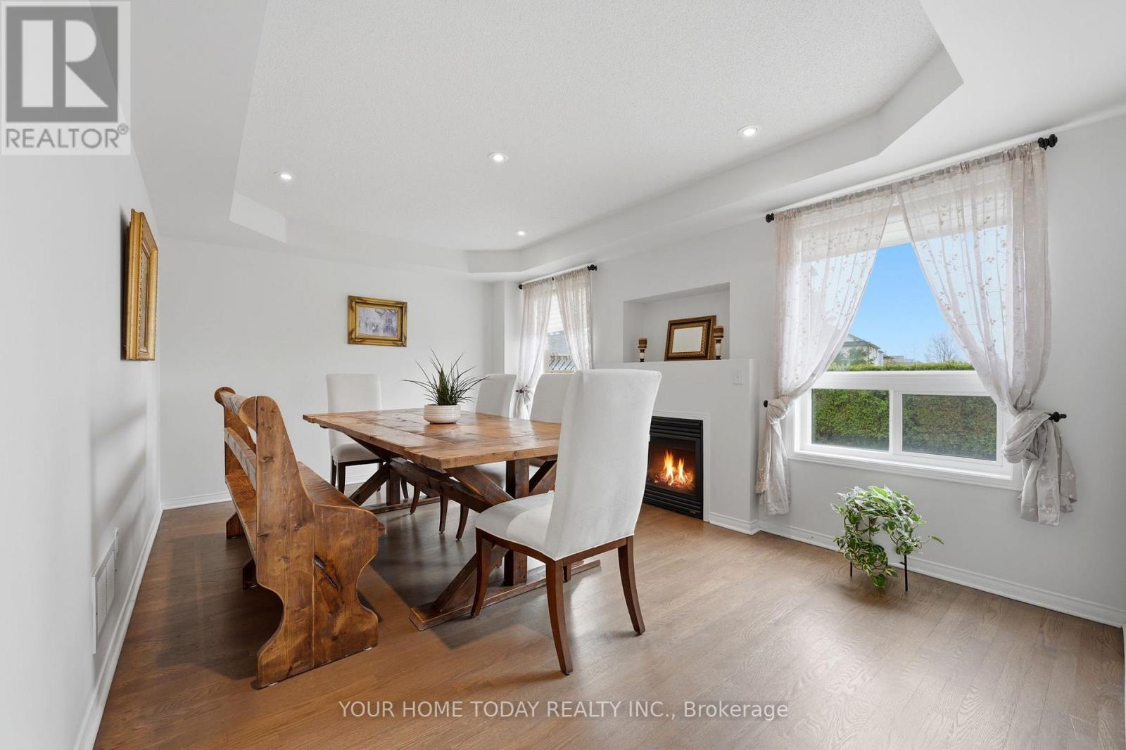 83 Atwood Avenue, Halton Hills (Georgetown), Ontario  L7G 6C5 - Photo 14 - W12996350