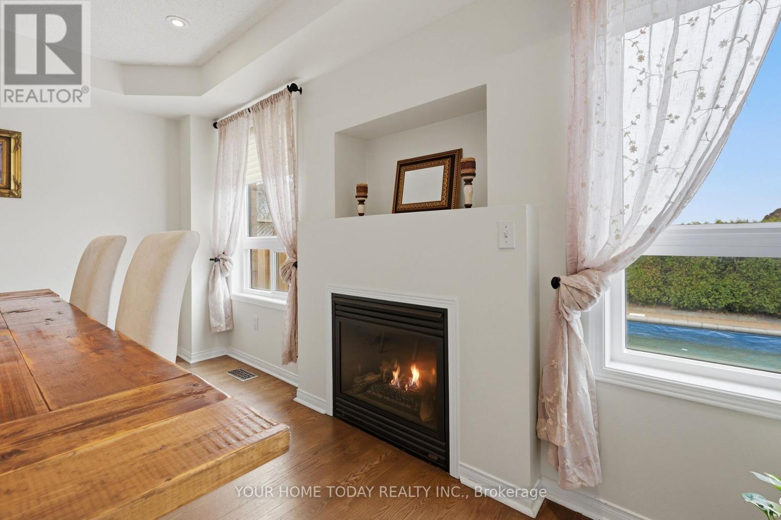 83 Atwood Avenue, Halton Hills (Georgetown), Ontario  L7G 6C5 - Photo 15 - W12996350