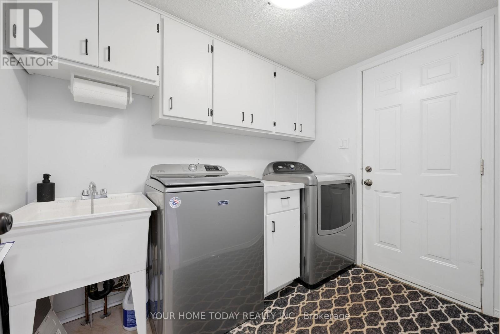 83 Atwood Avenue, Halton Hills (Georgetown), Ontario  L7G 6C5 - Photo 16 - W12996350